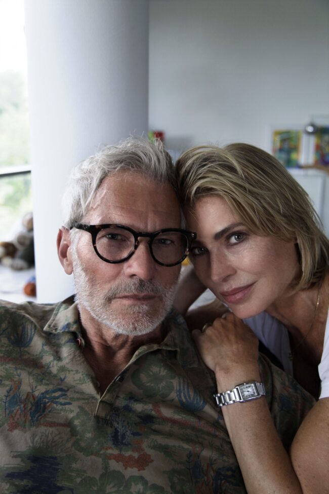 Warm couple portrait at home, natural make-up — Blandine Lagoutte